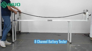 ¿Puede este enchufe para vehículos eléctricos resistir una prueba de caída de 1 metro de altura?