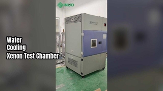 ¿Cómo puede una cámara de arco de xenón refrigerada por agua revelar la verdadera durabilidad de sus materiales?